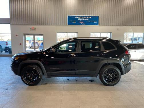 2020 Jeep Cherokee Trailhawk
