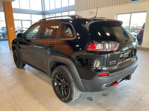 2020 Jeep Cherokee Trailhawk