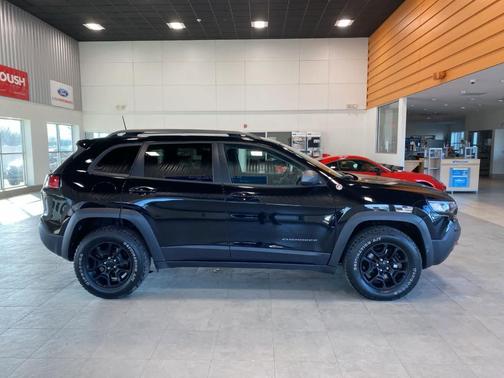 2020 Jeep Cherokee Trailhawk