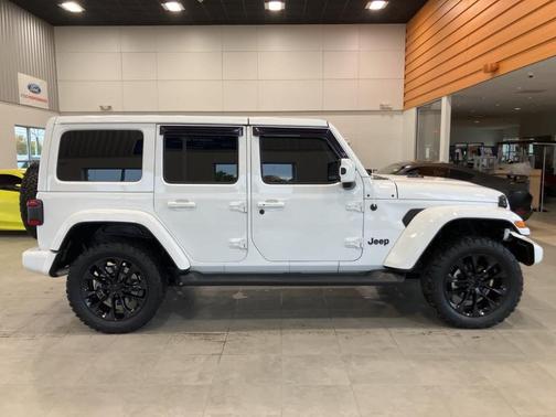 2021 Jeep Wrangler Unlimited Sahara Altitude