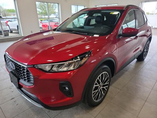 Rapid Red Metallic Tinted Clearcoat 2025 Ford Escape PHEV