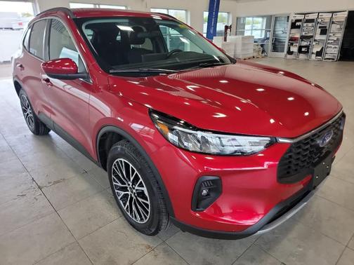 Rapid Red Metallic Tinted Clearcoat 2025 Ford Escape PHEV