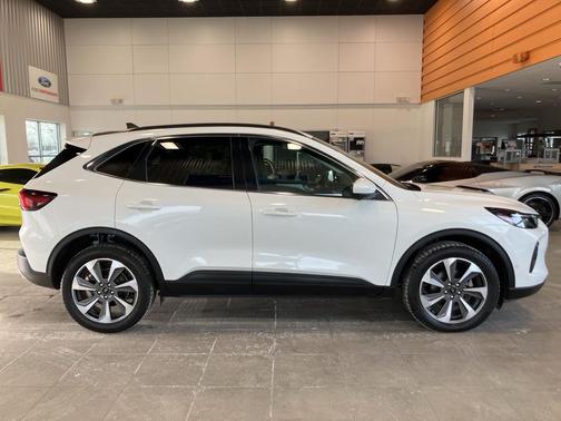 2024 Ford Escape Platinum