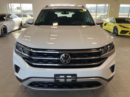 Pure White 2021 Volkswagen Atlas 2.0T SE