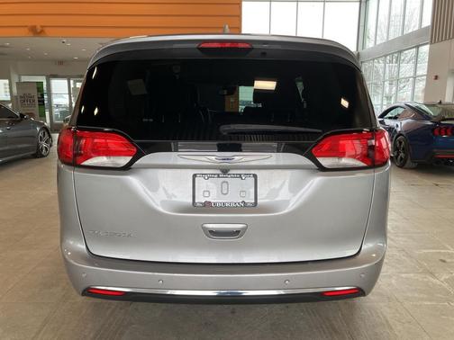 2018 Chrysler Pacifica Touring-L