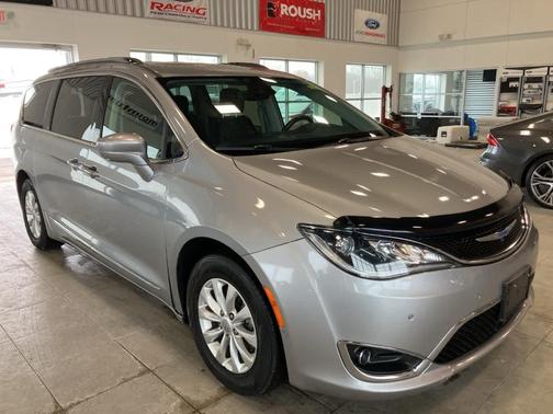2018 Chrysler Pacifica Touring-L
