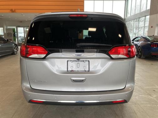 2018 Chrysler Pacifica Touring-L