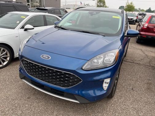 2022 Ford Escape Titanium