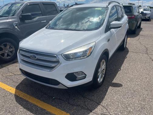 Oxford White 2018 Ford Escape SE