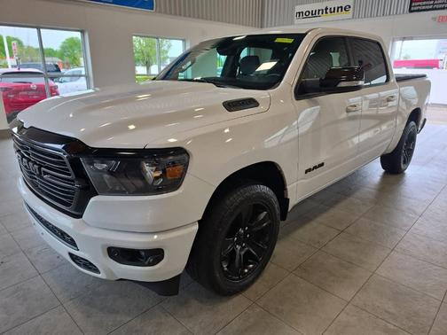 Bright White Clearcoat 2021 RAM 1500 Big Horn