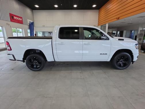 Bright White Clearcoat 2021 RAM 1500 Big Horn