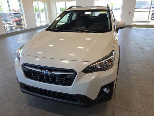 Crystal White Pearl 2019 Subaru Crosstrek 2.0i Premium