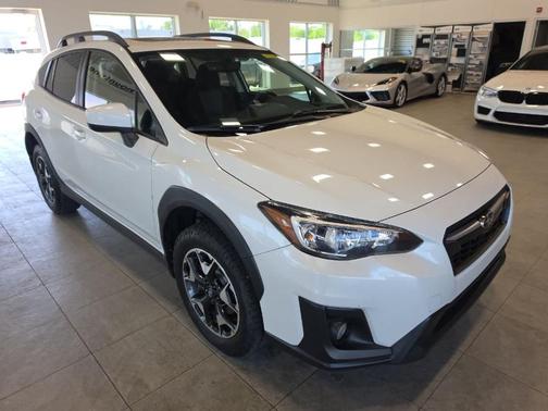 Crystal White Pearl 2019 Subaru Crosstrek 2.0i Premium