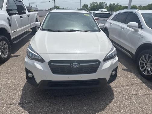 Crystal White Pearl 2019 Subaru Crosstrek 2.0i Premium