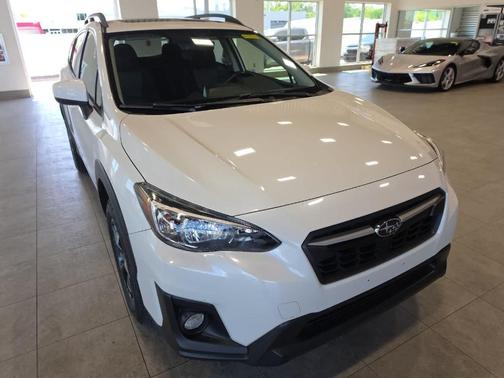Crystal White Pearl 2019 Subaru Crosstrek 2.0i Premium