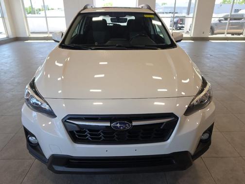 Crystal White Pearl 2019 Subaru Crosstrek 2.0i Premium