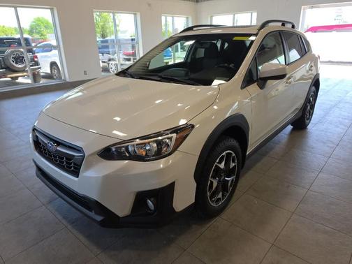 Crystal White Pearl 2019 Subaru Crosstrek 2.0i Premium