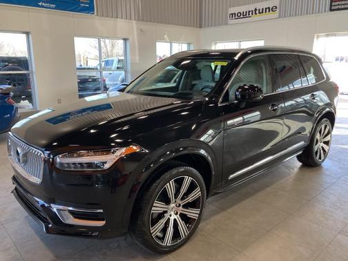 2022 Volvo XC90 T6 Inscription 7 Passenger