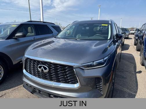 Gray 2024 INFINITI QX60 Luxe