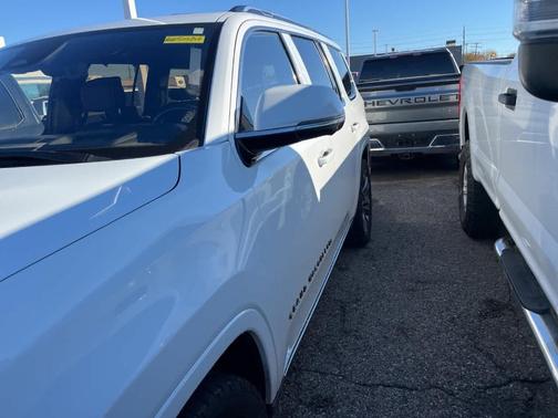 2022 Jeep Grand Wagoneer Series III