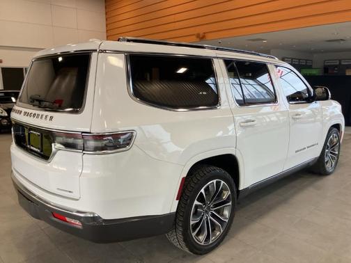 2022 Jeep Grand Wagoneer Series III