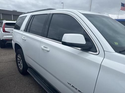 Summit White 2019 GMC Yukon SLE
