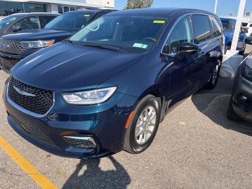 2024 Chrysler Pacifica Touring-L