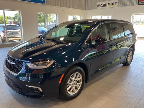 2024 Chrysler Pacifica Touring-L