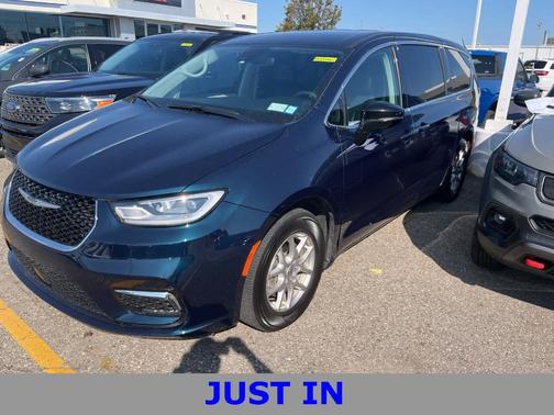2024 Chrysler Pacifica Touring-L