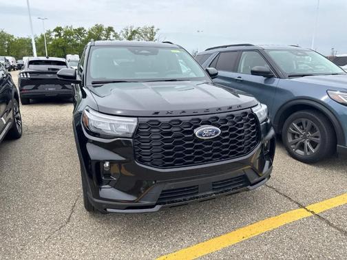 Agate Black Metallic 2026 Ford Explorer ST-Line