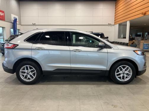 Iconic Silver Metallic 2024 Ford Edge SEL