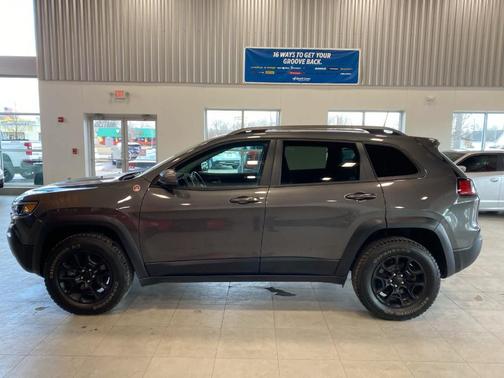 2020 Jeep Cherokee Trailhawk