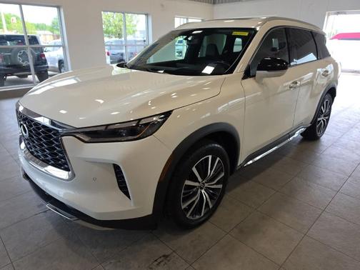 White 2022 INFINITI QX60 SENSORY