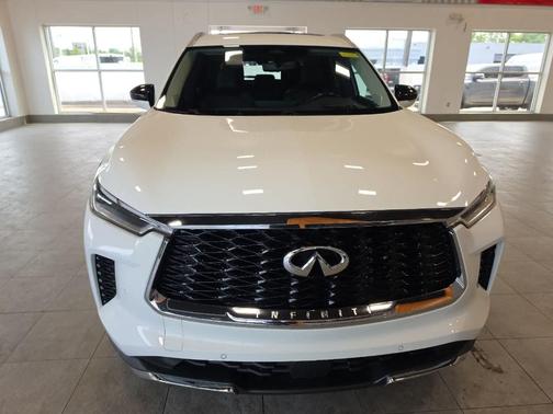 White 2022 INFINITI QX60 SENSORY
