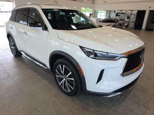 White 2022 INFINITI QX60 SENSORY