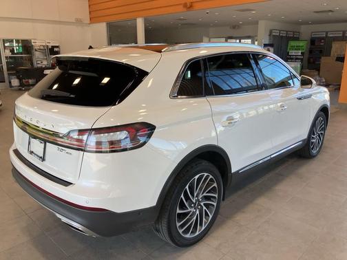 2020 Lincoln Nautilus Reserve