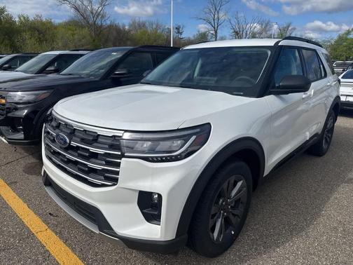 Star White 2026 Ford Explorer Active