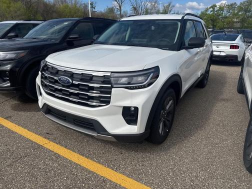 Star White 2026 Ford Explorer Active