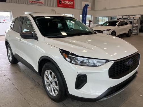 Star White 2023 Ford Escape Active