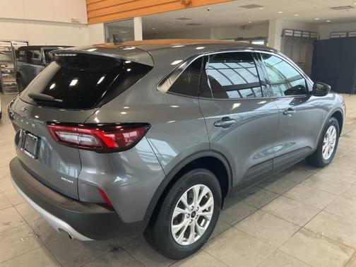 Carbonized Gray Metallic 2023 Ford Escape Active