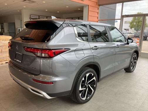 2023 Mitsubishi Outlander SE Special Edition