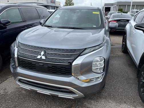 2023 Mitsubishi Outlander SE Special Edition