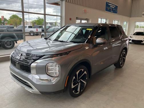 2023 Mitsubishi Outlander SE Special Edition