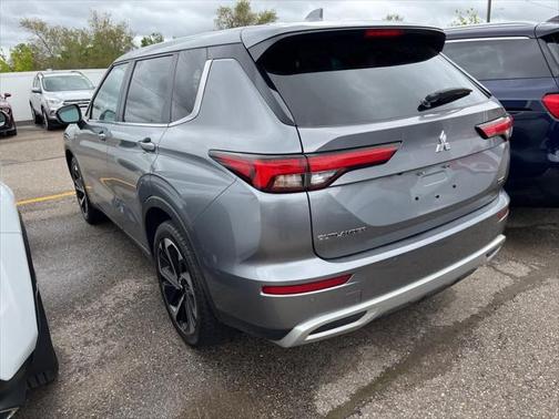 2023 Mitsubishi Outlander SE Special Edition