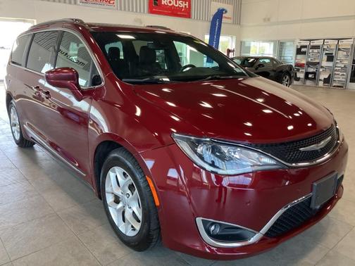 Velvet Red Pearlcoat 2020 Chrysler Pacifica Touring-L Plus