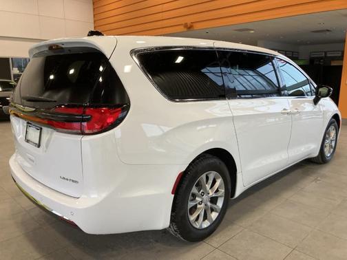 2026 Chrysler Pacifica Limited