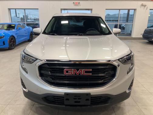 Quicksilver Metallic 2018 GMC Terrain SLE