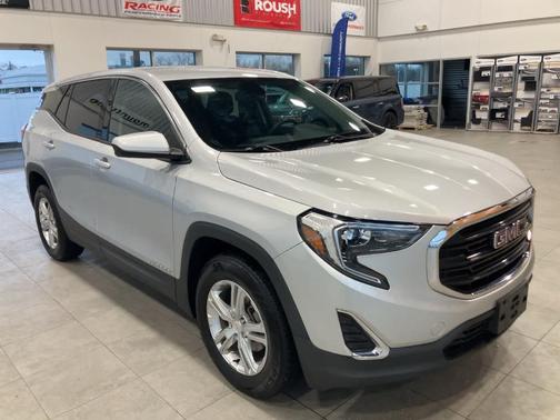 Quicksilver Metallic 2018 GMC Terrain SLE
