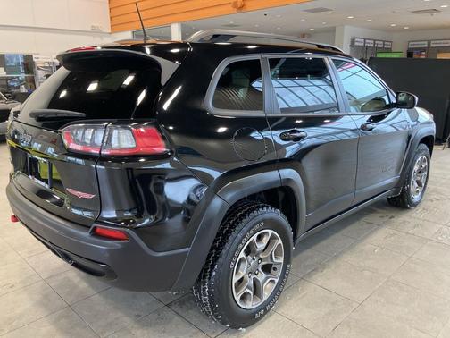 2020 Jeep Cherokee Trailhawk