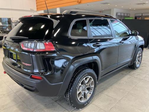 2020 Jeep Cherokee Trailhawk